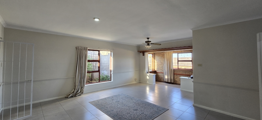 3 Bedroom Property for Sale in Die Wingerd Western Cape